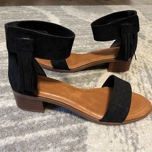 lindsay phillips black heel pumps